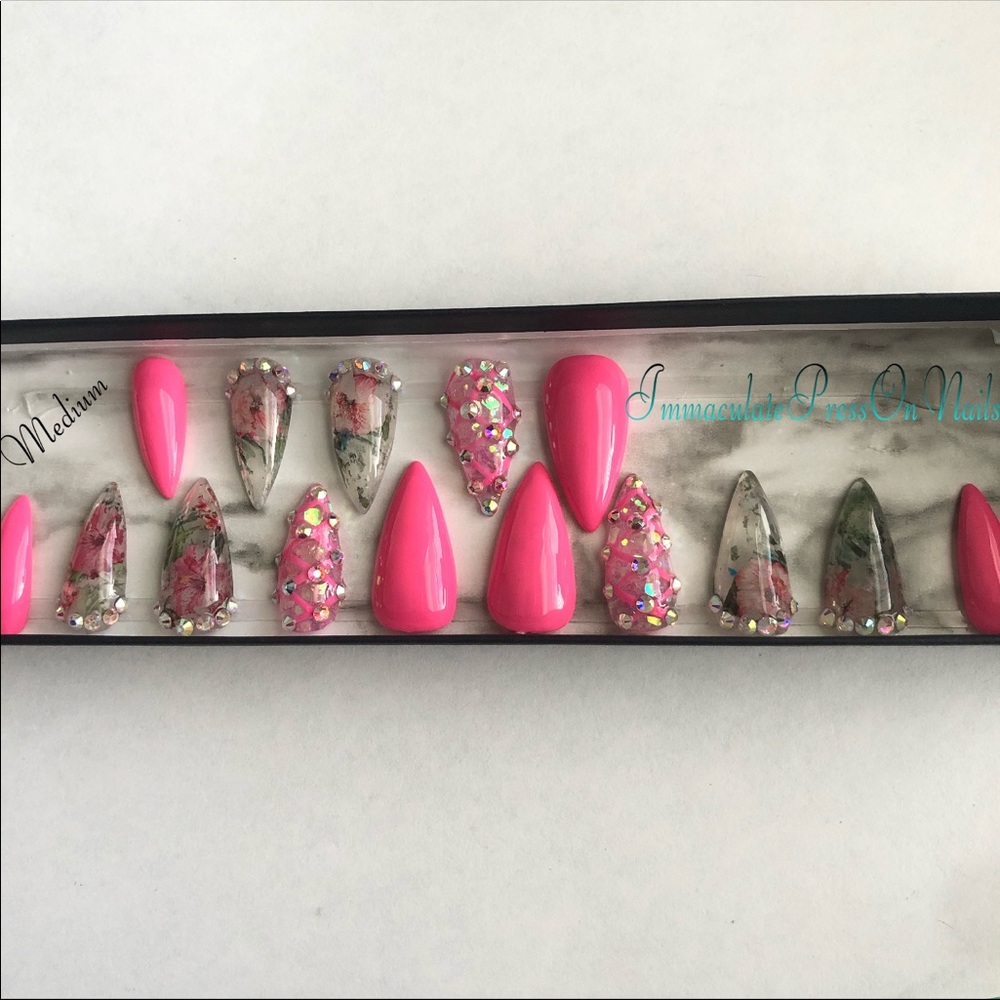 Paradise Authentic custom press on nails